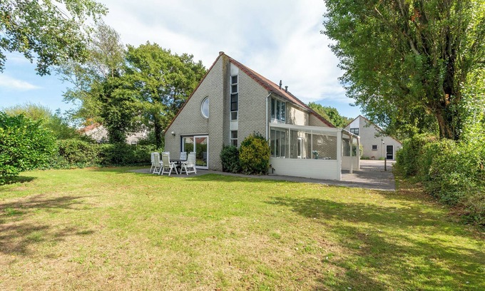 Julianadorp aan zee House | Heerlijke Vakantievilla met Riante Tuin op Loopafstand van het Strand van Julianadorp aan Zee