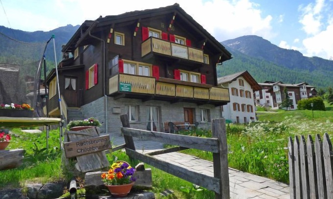 Graechen Apartment | Heiderösli by Interhome