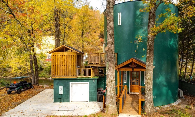 Helen Apartment | Helen WasserHaus (Water Tower) on Chattahoochee