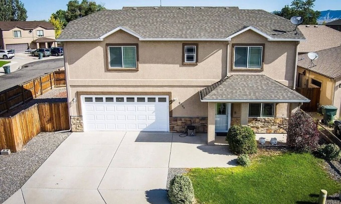 Orchard Mesa House | Helena House: Super Clean 4 Bed;3 Bedrooms;2.5 Bath and AC.