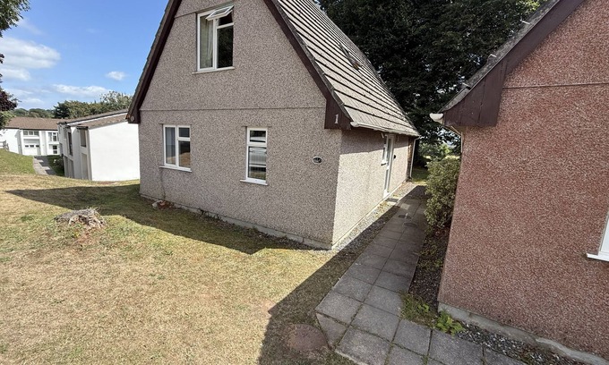 St. Ann's Chapel Cottage | HEMBRY MEADOWS, pet friendly, with pool in Gunnislake