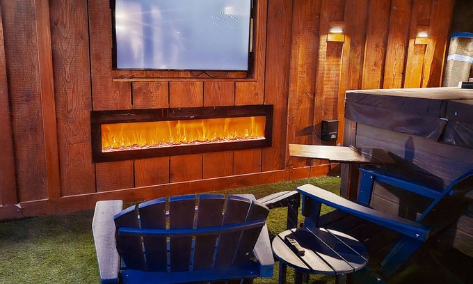 Wellington Cabin | Hemlock & Sapphire