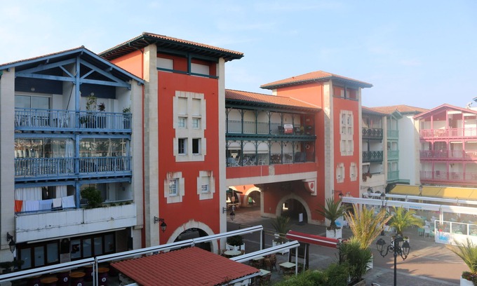 Hendaye Apartment | Hendaye Plage, 2 room apartment (48 sqm), balcony, underground parking, WiFi, 60 m from the beach