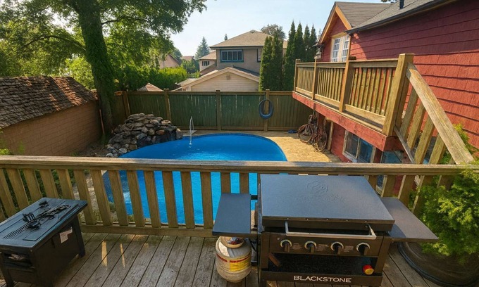 Saanich East House | Heritage 2BR Home with Pool and BBQ Sleeps 6 "Melrose Place"