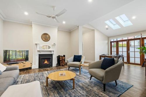 Orange House | Heritage Home on March - Amazing Location