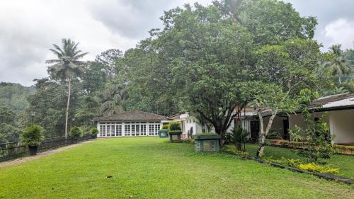 Helarambe Hotel | Heritage Kithulgala Rest House - Historic Home to a Bird Sanctuary