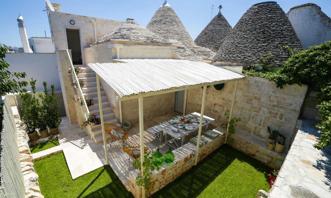The Trulli of Alberobello House | Hermanas Relais - trulli luxury
