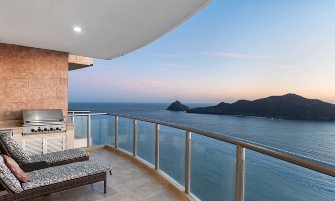 Zona Dorada Apartment | Hermosa Vista en Piso 23 a Pie de Playa con 3 recamaras