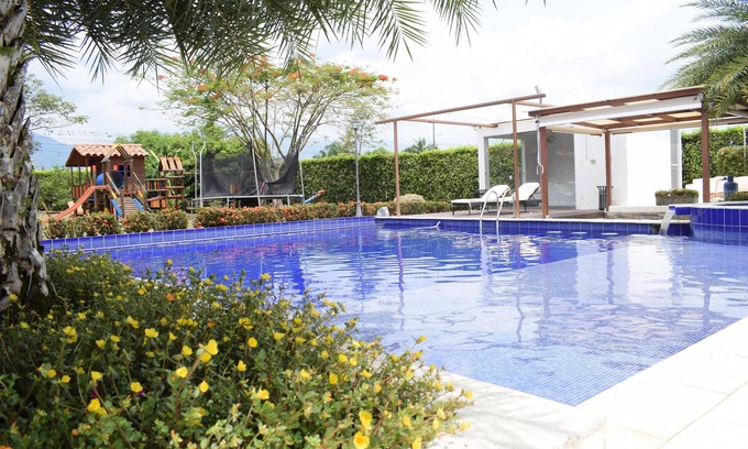 El Cerrito Villa | Hermosa y lujosa Finca en Santa Elena