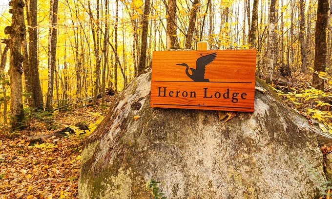 North Frontenac House | Heron Lodge | Lakefront + Hot Tub + Theater Room