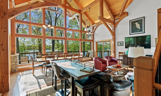 Huddleston House | Heron Point - Amazing Property with Breathtaking Water Views - Luxury Hot Tub!