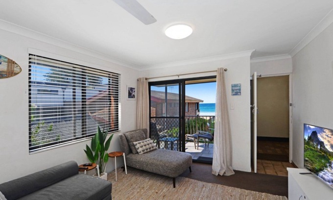 Avoca Beach Apartment | Hi Surf 6 - Beachfront Unit