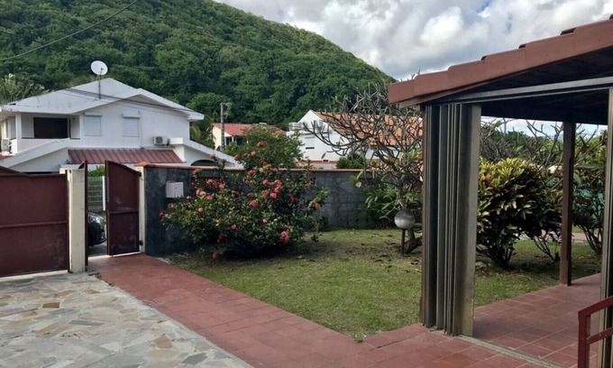 Fontaine de Moutte House | HIBISCUS Residence.