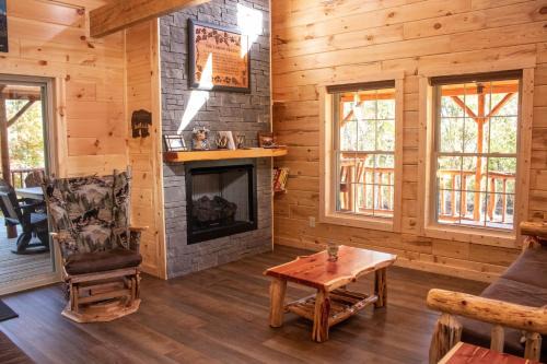 Elizaville House | Hickory Ridge Cabin+Fire pit