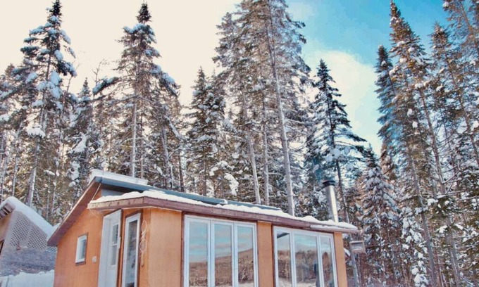 Mauricie Cabin | Hidden Gem, The Charming Riverside Off Grid Cabin
