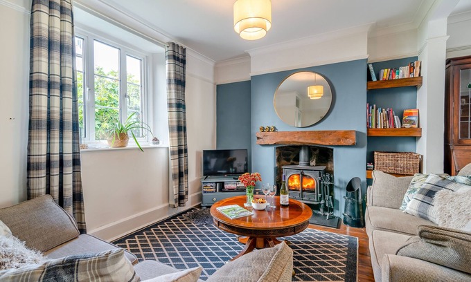 Porlock House | Hidden Cottage - Two Bedroom House, Sleeps 4