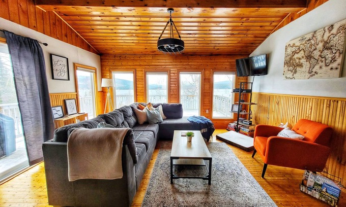 Corner Brook Cabin | Hidden Forest Lake House on George's Lake