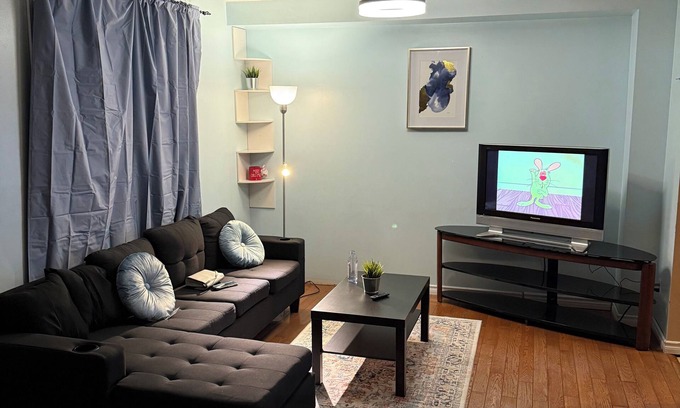 Belleville House | Hidden Gem in Belleville Huge Backyard!