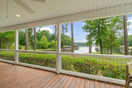 Eatonton House | Hidden Gem - Lakefront Home with Private Boat Ramp