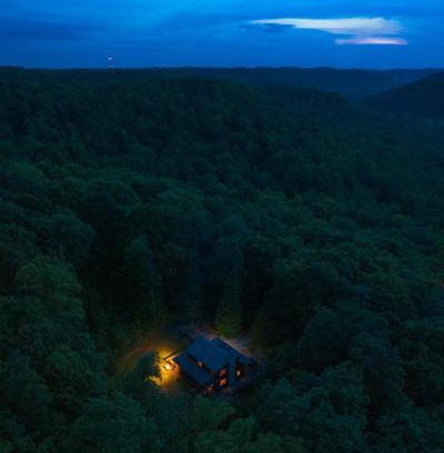 South Bloomingville House | Hidden Heights - by The Chalets