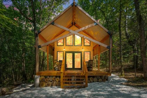 Branson House | Hidden Hollow - Desirable Ozark Glamping