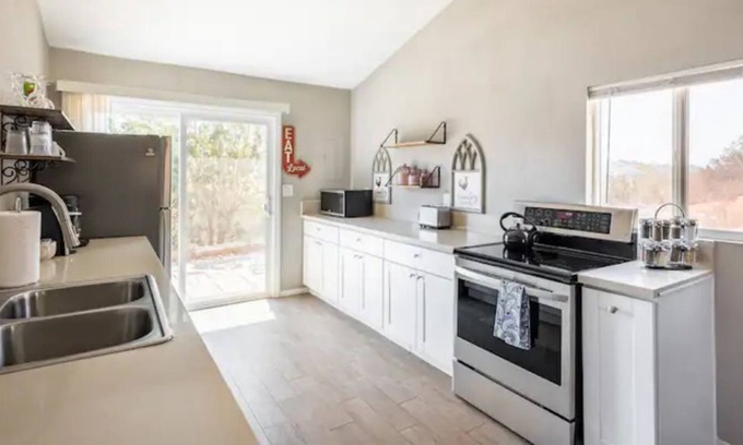 North Ridge House | Hidden Meadows Cottage