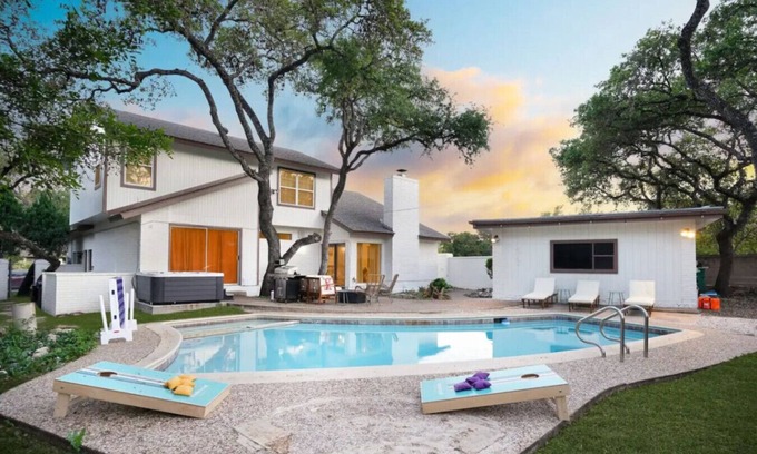Whispering Oaks House | Hidden Oasis: Mini Golf|MovieRoom|POOL