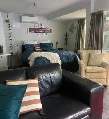 Akaroa Ski Chalet | Hideaway - A Couples Retreat