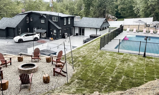 Lake George House | Hideaway Lodge - Glen Lake, Lake George