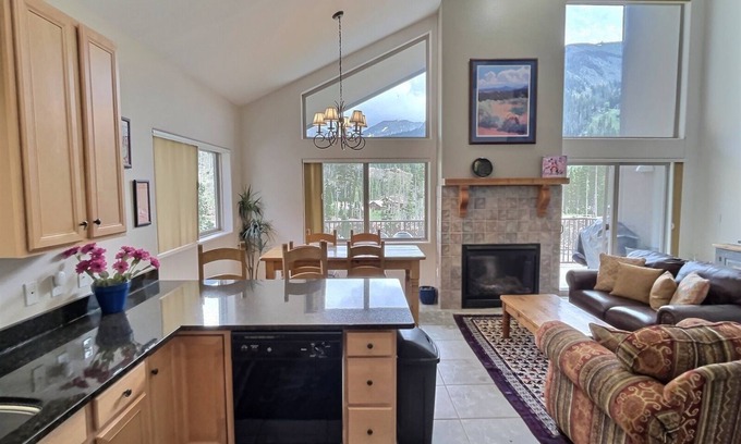 Taos Ski Valley Condo | High Altitude Getaway Incredible Views