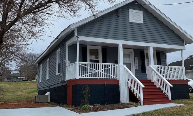 Winston - Salem House | High ceiling house close to downtown
