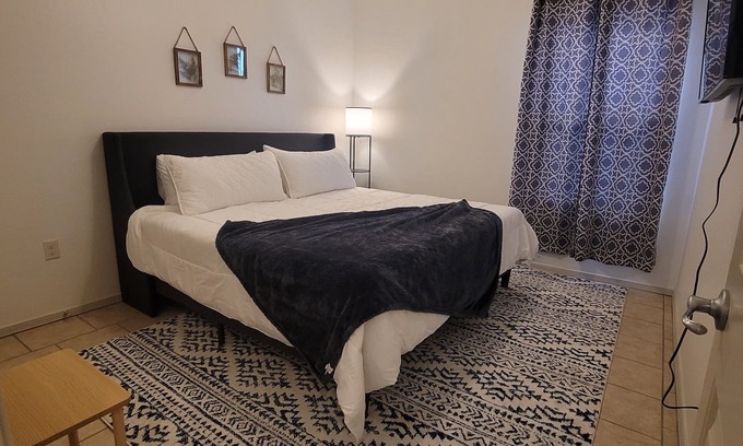 Las Cruces House | High Desert Haven: 4Rooms-Fully Stocked Kitchen, Family Friendly w/Game Room.