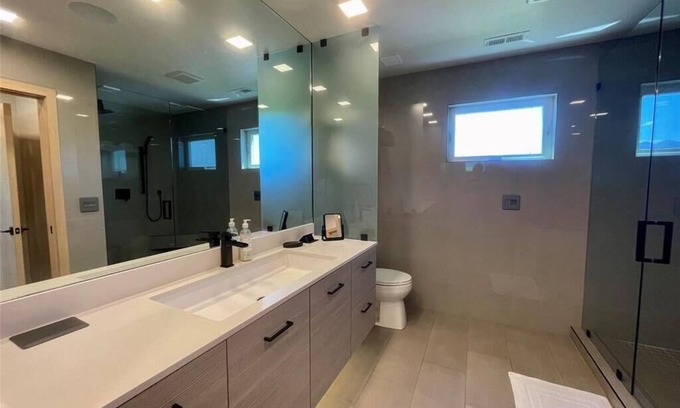 Bozeman Condo | High-end Modern Cottage! Close to the all the best things Bozeman has to offer!