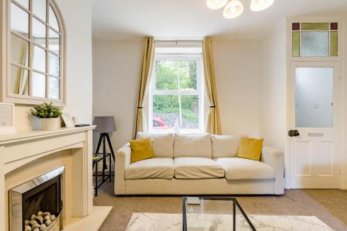 High Peak House | High Peak Place