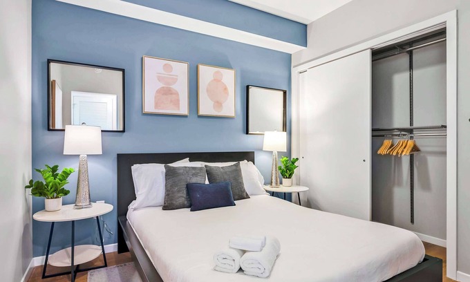 Glenwood South Apartment | High-Rise Apt Raleigh Free Parking & Sunset View 2