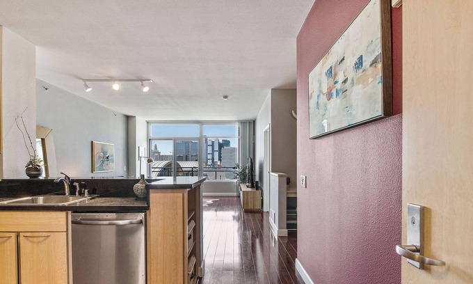 Oakland Condo | High Rise Living in the Heart of Lake Merritt