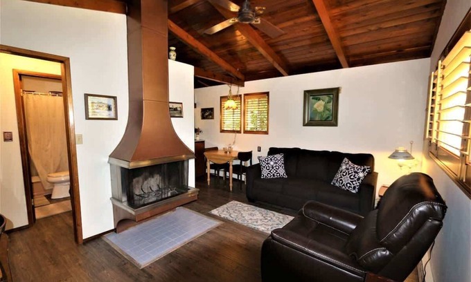 Sequim House | High-Speed Hideaway for Connectivity and Comfort