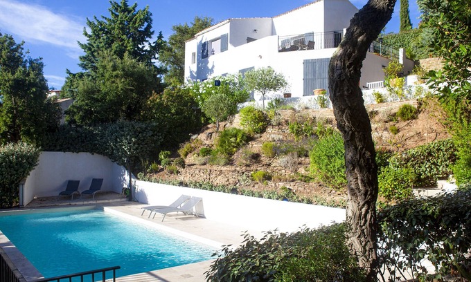 La Londe-les-Maures Villa | High Standing Villa with hill view and sunset - Departure to Porquerolles Island