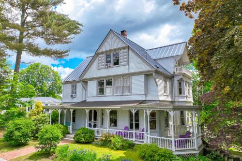 Wiscasset House | High Street Stunner