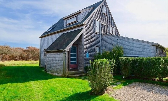 Tom Nevers House | HIGH TIDE - Comfy Home W/Pool, High Tide