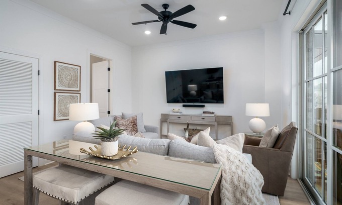 Tuscaloosa House | Highend Stadium View Home, Pool & Game Room Garage