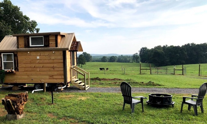 Dunlap Cottage | Highland Cottage at Little Tail Farms