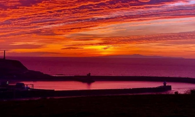Whitehaven House | Highland View, Town house with the sea view