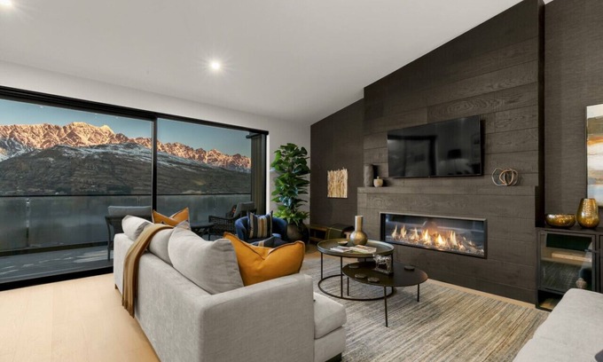 Queenstown House | Highview Hideaway - hot tub with lake views