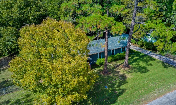 Pottsboro Cottage | Hike, Fish, Boat, Kayak, Ski, Space Out, Swim, Grill and Chill