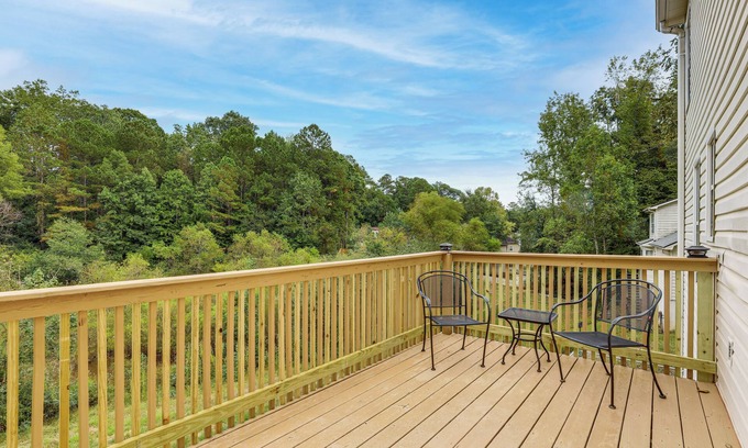 Sugar Hill House | Hike, Golf, Explore: Home 10 Mi to Lake Lanier!