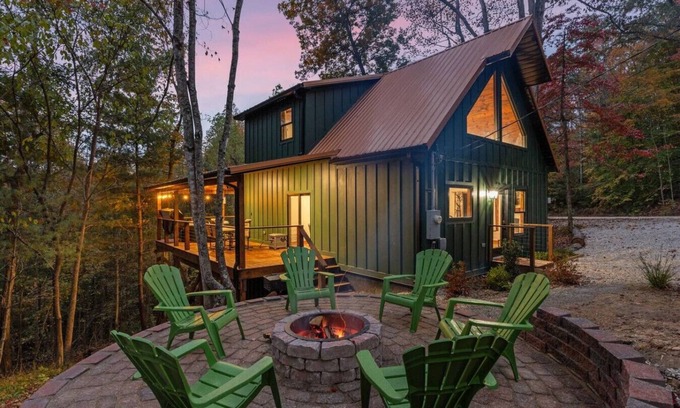 Rogers Apartment | Hike In, Hike Out - Anchor Point in RRG!