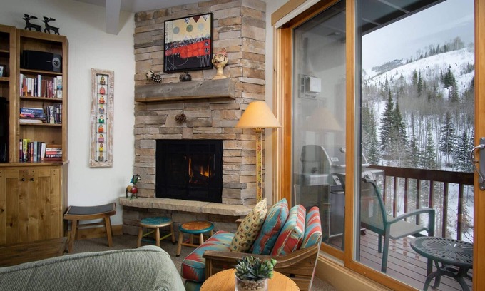Steamboat Springs House | Hike or Bike In/Out TH w/Slope Views-Pool-HotTub-Gym-Tennis-W/D in Unit-Decks-Weekly/Monthly Deals!