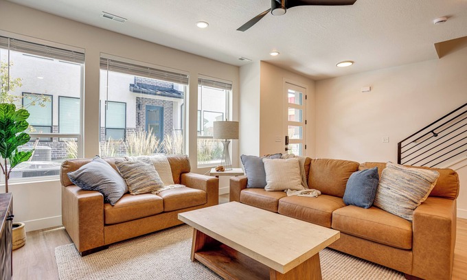Weber County House | Hike & Ski: Townhome 8 Mi to Dtwn Ogden!