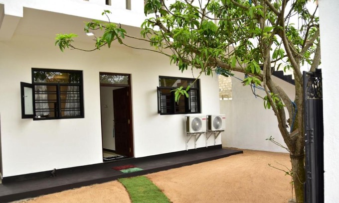 Thiranagama House | Hikkaduwa Beach House